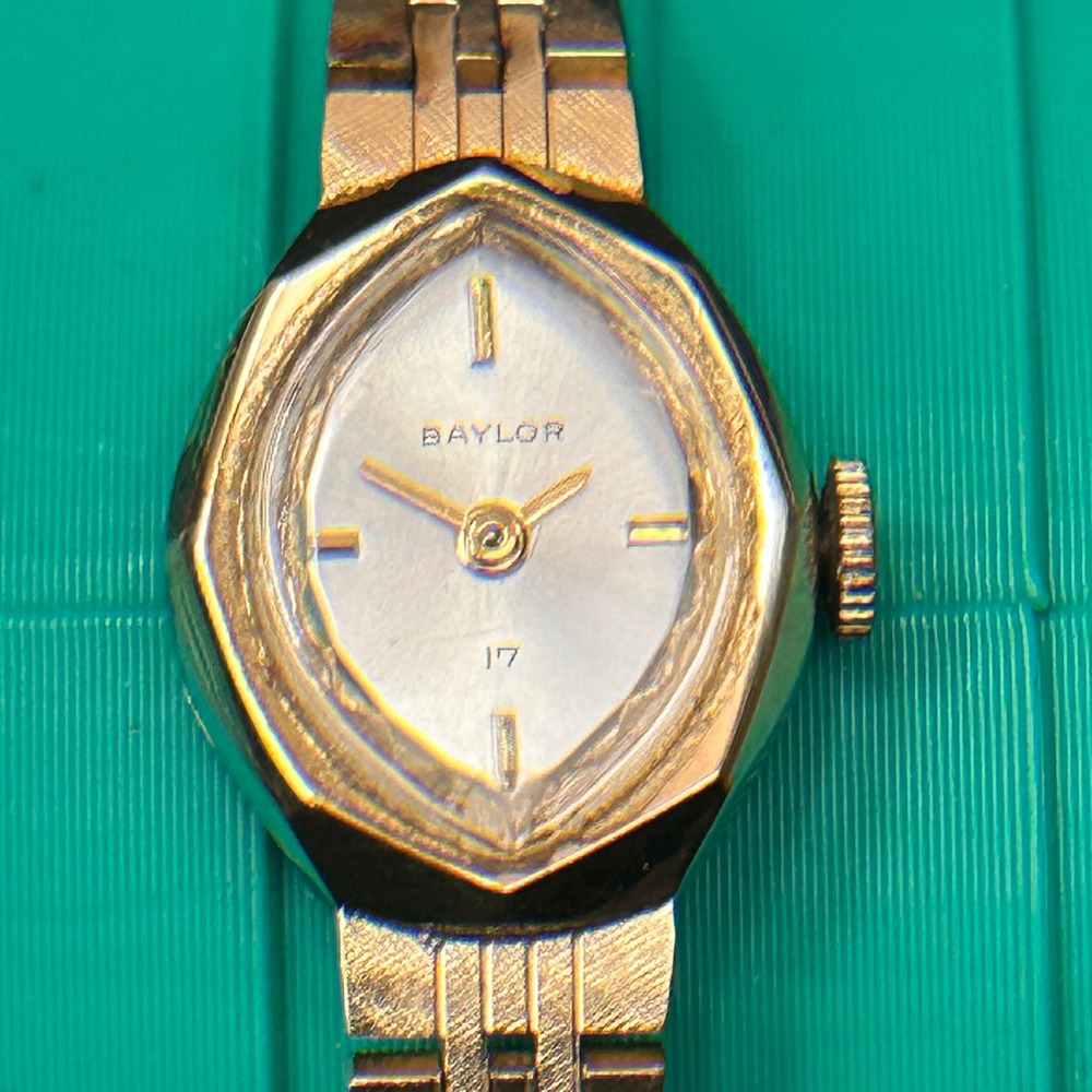 Baylor Vintage 17 Jewel Mechanical Gold Tone Marquise Cocktail Watch Tested